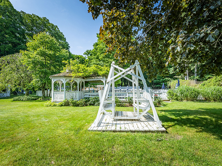 HomepageSwingGazebo MED